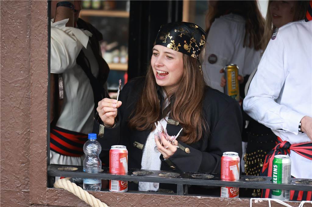 Fotos vom Rosenmontag: So haben die Stadtlohner Narren ihr Sessionsfinale gefeiert Die letzte große Karnevalsparty: 70 Zugnummern sind beim großen Rosenmontagsumzug durch Stadtlohn gefahren – und alle haben zusammen auf den Straßen gefeiert.