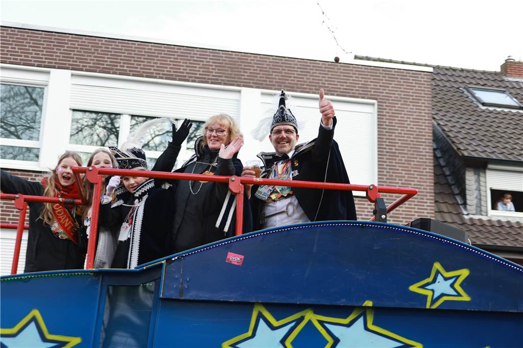 Fotos vom Rosenmontag: So haben die Stadtlohner Narren ihr Sessionsfinale gefeiert Die letzte große Karnevalsparty: 70 Zugnummern sind beim großen Rosenmontagsumzug durch Stadtlohn gefahren – und alle haben zusammen auf den Straßen gefeiert.