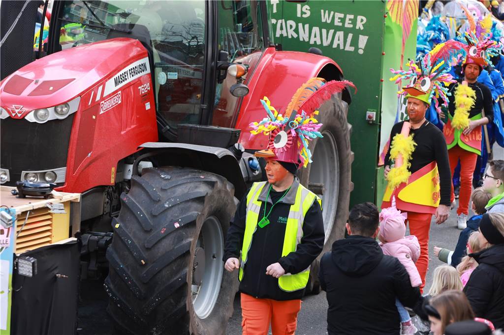 Fotos vom Rosenmontag: So haben die Stadtlohner Narren ihr Sessionsfinale gefeiert Die letzte große Karnevalsparty: 70 Zugnummern sind beim großen Rosenmontagsumzug durch Stadtlohn gefahren – und alle haben zusammen auf den Straßen gefeiert.