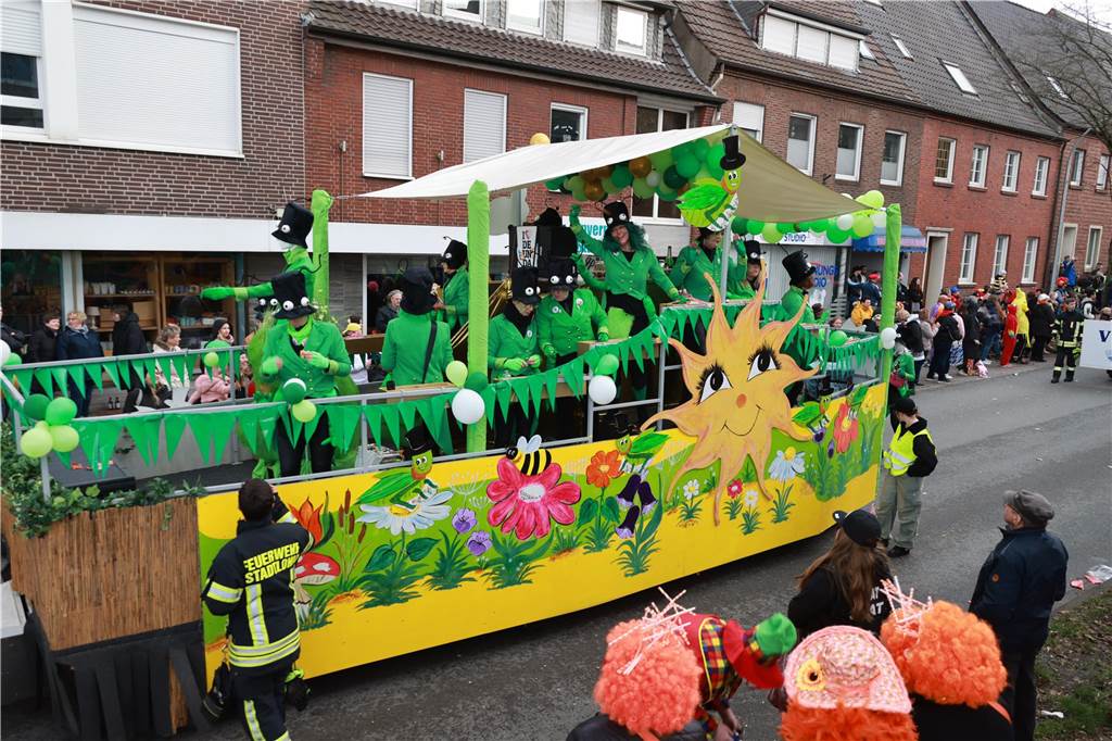 Fotos vom Rosenmontag: So haben die Stadtlohner Narren ihr Sessionsfinale gefeiert Die letzte große Karnevalsparty: 70 Zugnummern sind beim großen Rosenmontagsumzug durch Stadtlohn gefahren – und alle haben zusammen auf den Straßen gefeiert.