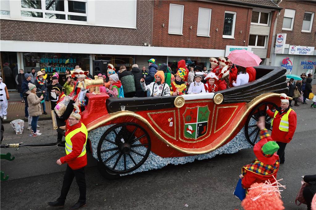 Fotos vom Rosenmontag: So haben die Stadtlohner Narren ihr Sessionsfinale gefeiert Die letzte große Karnevalsparty: 70 Zugnummern sind beim großen Rosenmontagsumzug durch Stadtlohn gefahren – und alle haben zusammen auf den Straßen gefeiert.