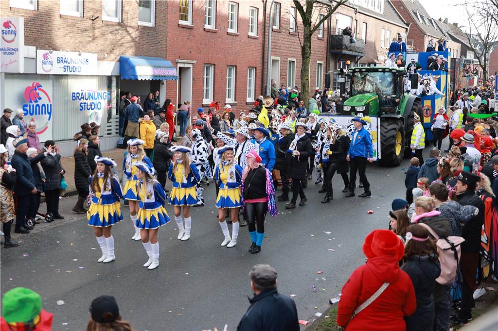 Fotos vom Rosenmontag: So haben die Stadtlohner Narren ihr Sessionsfinale gefeiert Die letzte große Karnevalsparty: 70 Zugnummern sind beim großen Rosenmontagsumzug durch Stadtlohn gefahren – und alle haben zusammen auf den Straßen gefeiert.