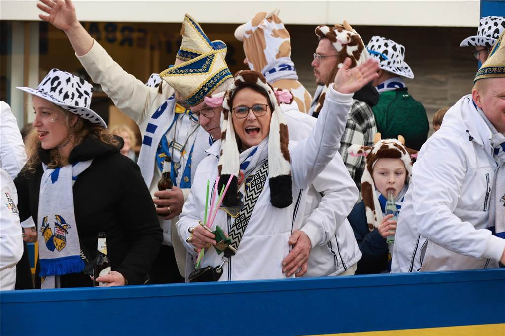 Fotos vom Rosenmontag: So haben die Stadtlohner Narren ihr Sessionsfinale gefeiert Die letzte große Karnevalsparty: 70 Zugnummern sind beim großen Rosenmontagsumzug durch Stadtlohn gefahren – und alle haben zusammen auf den Straßen gefeiert.