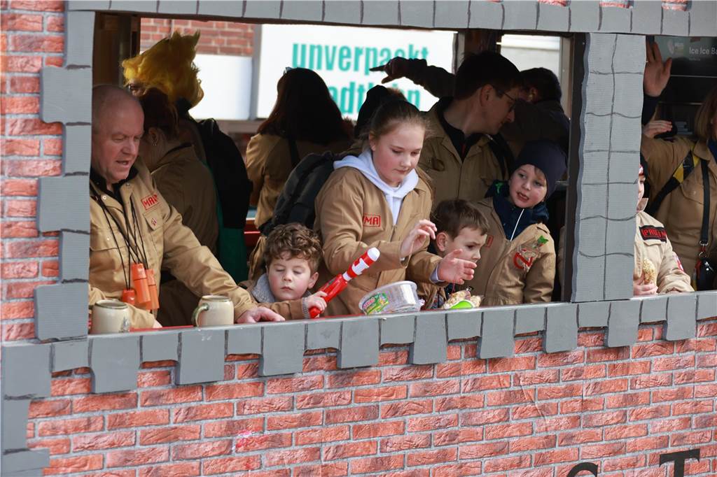 Fotos vom Rosenmontag: So haben die Stadtlohner Narren ihr Sessionsfinale gefeiert Die letzte große Karnevalsparty: 70 Zugnummern sind beim großen Rosenmontagsumzug durch Stadtlohn gefahren – und alle haben zusammen auf den Straßen gefeiert.