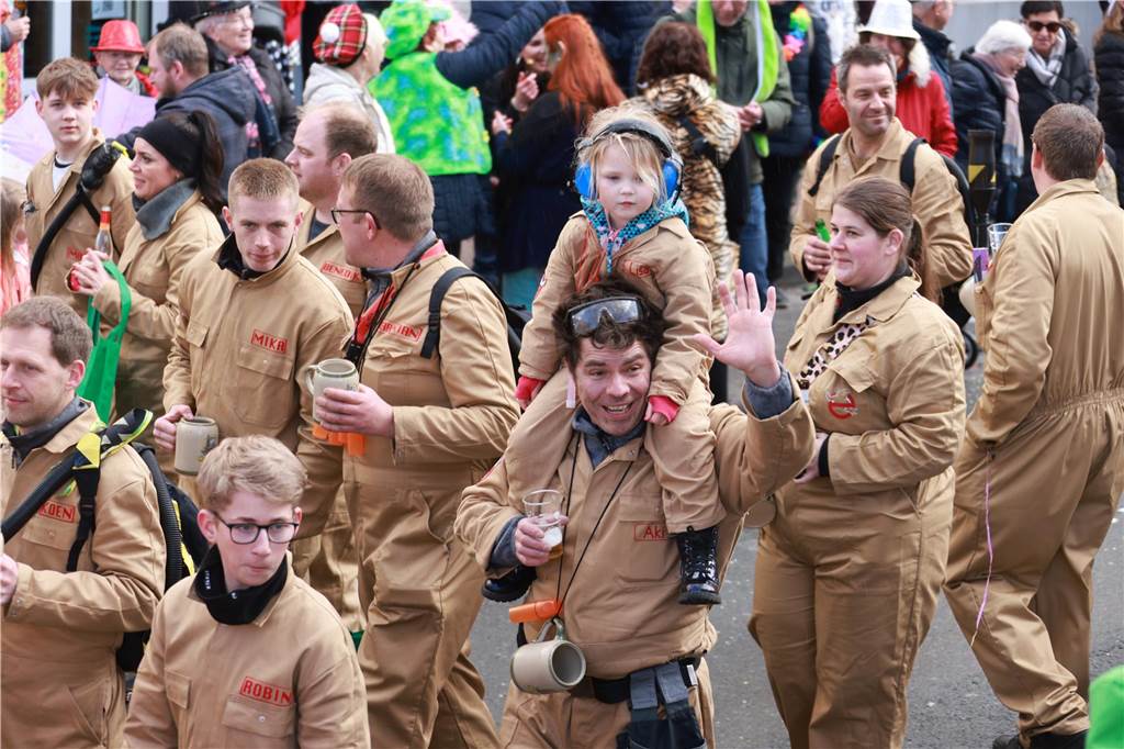 Fotos vom Rosenmontag: So haben die Stadtlohner Narren ihr Sessionsfinale gefeiert Die letzte große Karnevalsparty: 70 Zugnummern sind beim großen Rosenmontagsumzug durch Stadtlohn gefahren – und alle haben zusammen auf den Straßen gefeiert.