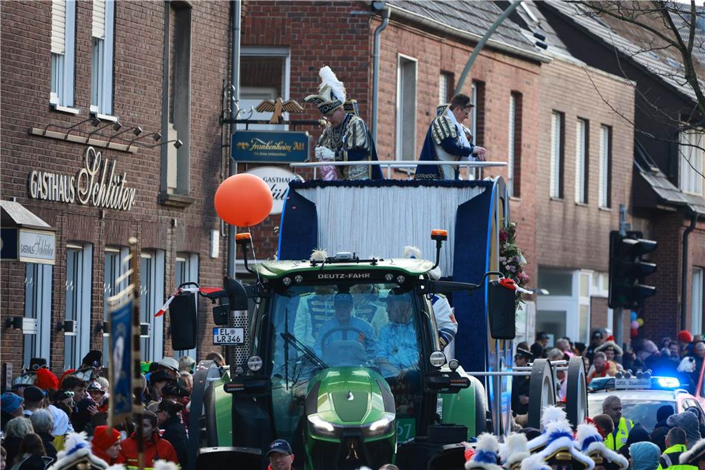 Fotos vom Rosenmontag: So haben die Stadtlohner Narren ihr Sessionsfinale gefeiert Die letzte große Karnevalsparty: 70 Zugnummern sind beim großen Rosenmontagsumzug durch Stadtlohn gefahren – und alle haben zusammen auf den Straßen gefeiert.