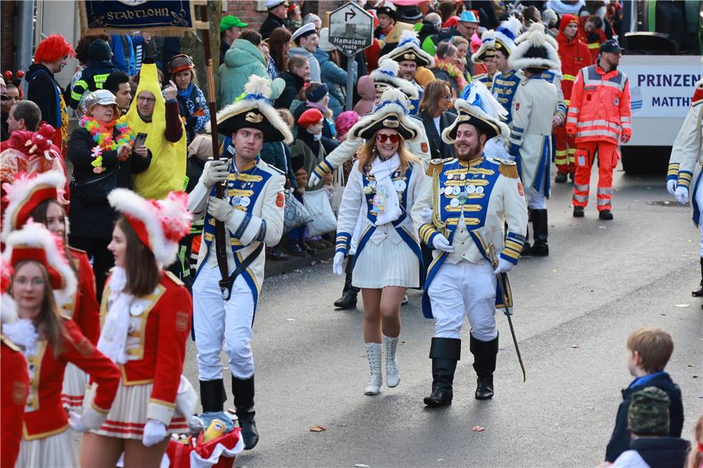 Fotos vom Rosenmontag: So haben die Stadtlohner Narren ihr Sessionsfinale gefeiert Die letzte große Karnevalsparty: 70 Zugnummern sind beim großen Rosenmontagsumzug durch Stadtlohn gefahren – und alle haben zusammen auf den Straßen gefeiert.