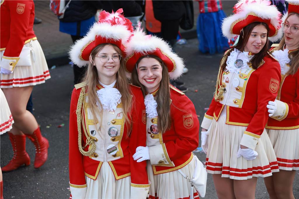 Fotos vom Rosenmontag: So haben die Stadtlohner Narren ihr Sessionsfinale gefeiert Die letzte große Karnevalsparty: 70 Zugnummern sind beim großen Rosenmontagsumzug durch Stadtlohn gefahren – und alle haben zusammen auf den Straßen gefeiert.