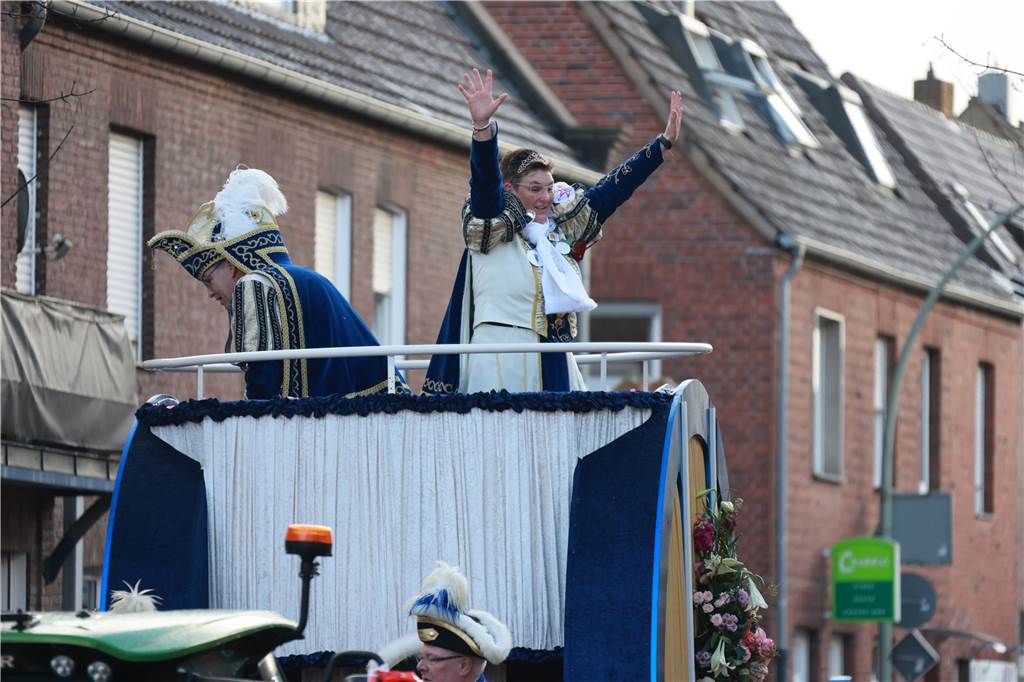 Fotos vom Rosenmontag: So haben die Stadtlohner Narren ihr Sessionsfinale gefeiert Die letzte große Karnevalsparty: 70 Zugnummern sind beim großen Rosenmontagsumzug durch Stadtlohn gefahren – und alle haben zusammen auf den Straßen gefeiert.