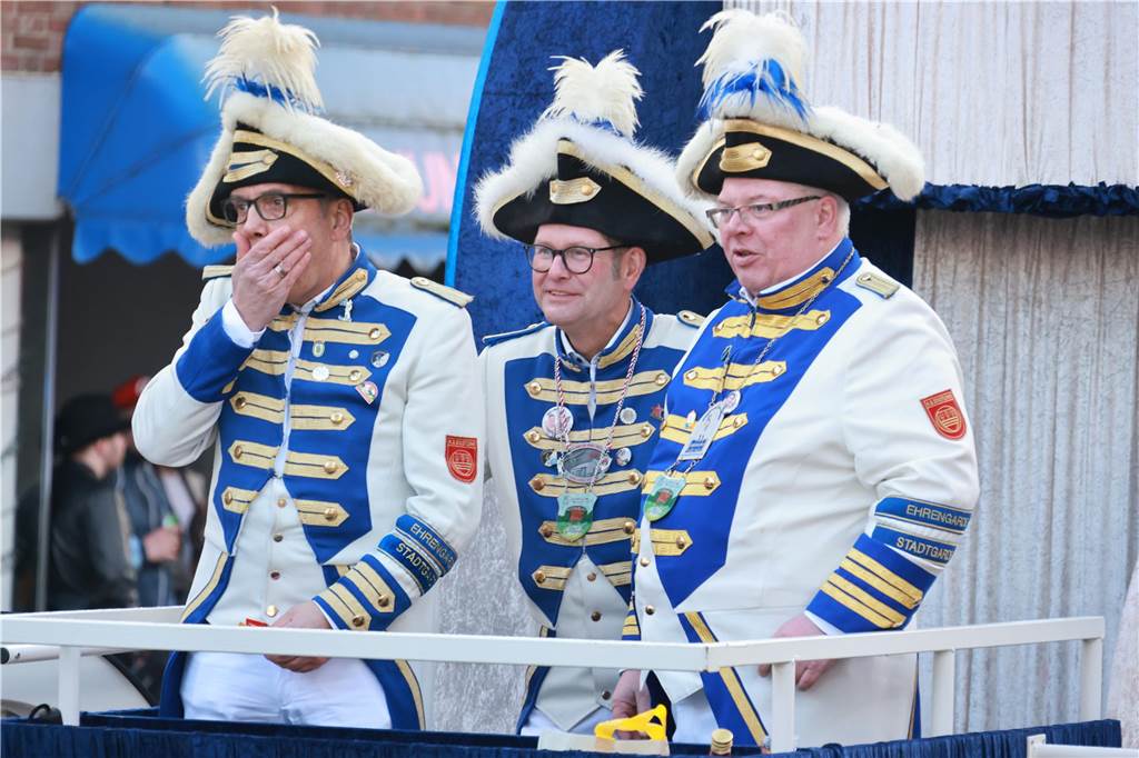Fotos vom Rosenmontag: So haben die Stadtlohner Narren ihr Sessionsfinale gefeiert Die letzte große Karnevalsparty: 70 Zugnummern sind beim großen Rosenmontagsumzug durch Stadtlohn gefahren – und alle haben zusammen auf den Straßen gefeiert.