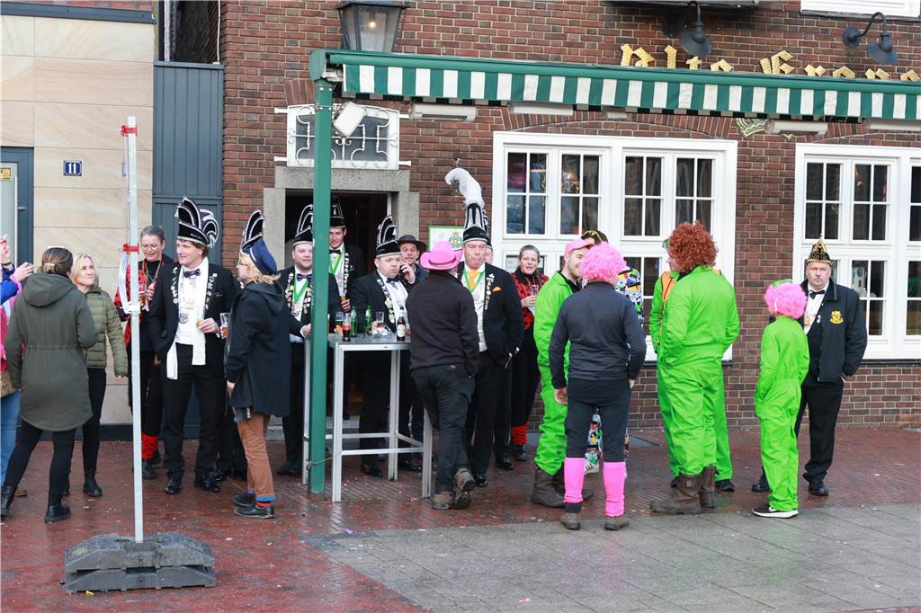 Fotos vom Rosenmontag: So haben die Stadtlohner Narren ihr Sessionsfinale gefeiert Die letzte große Karnevalsparty: 70 Zugnummern sind beim großen Rosenmontagsumzug durch Stadtlohn gefahren – und alle haben zusammen auf den Straßen gefeiert.