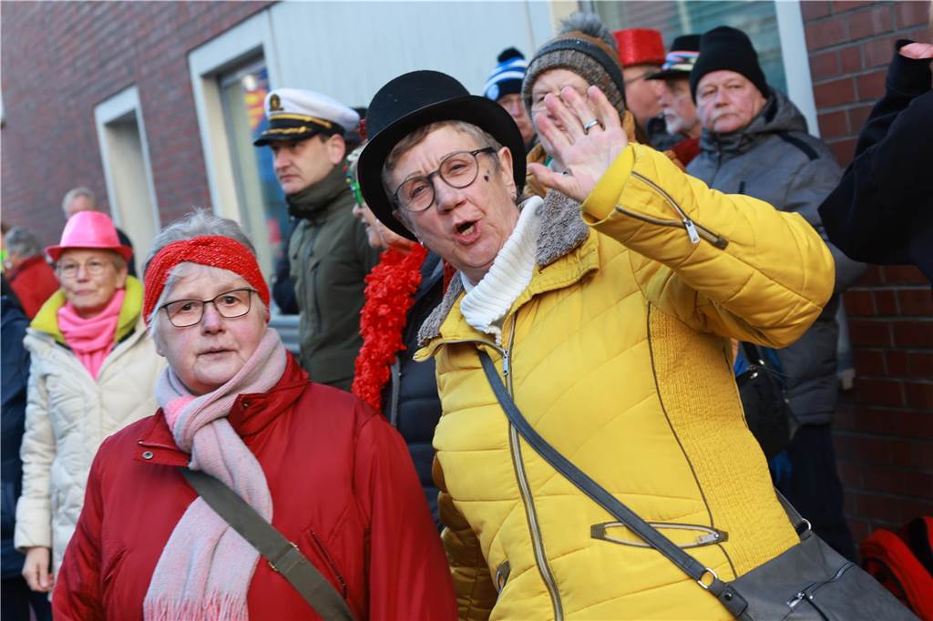 Fotos vom Rosenmontag: So haben die Stadtlohner Narren ihr Sessionsfinale gefeiert Die letzte große Karnevalsparty: 70 Zugnummern sind beim großen Rosenmontagsumzug durch Stadtlohn gefahren – und alle haben zusammen auf den Straßen gefeiert.