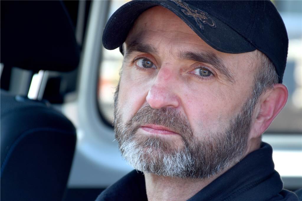 Coronavirus: Taxiunternehmen Terhörne steht fast komplett still "Die Leute haben Angst vor der Maske und enormen Redebedarf", sagt Taxifahrer Oliver Stüllenberg. Auch wenn er noch fahren kann, hat sich sein Arbeitsalltag enorm verändert.