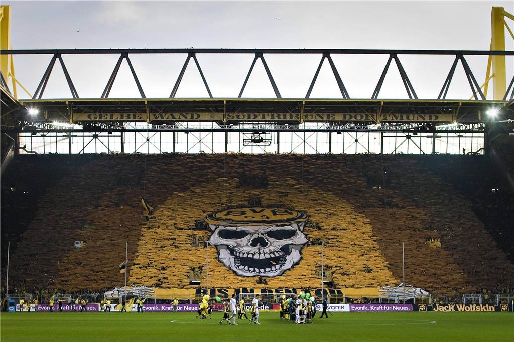 Die Liebe zu Borussia Dortmund hält ein Leben lang - bis zum Tod. Ein eindeutiges Statement im November 2011.