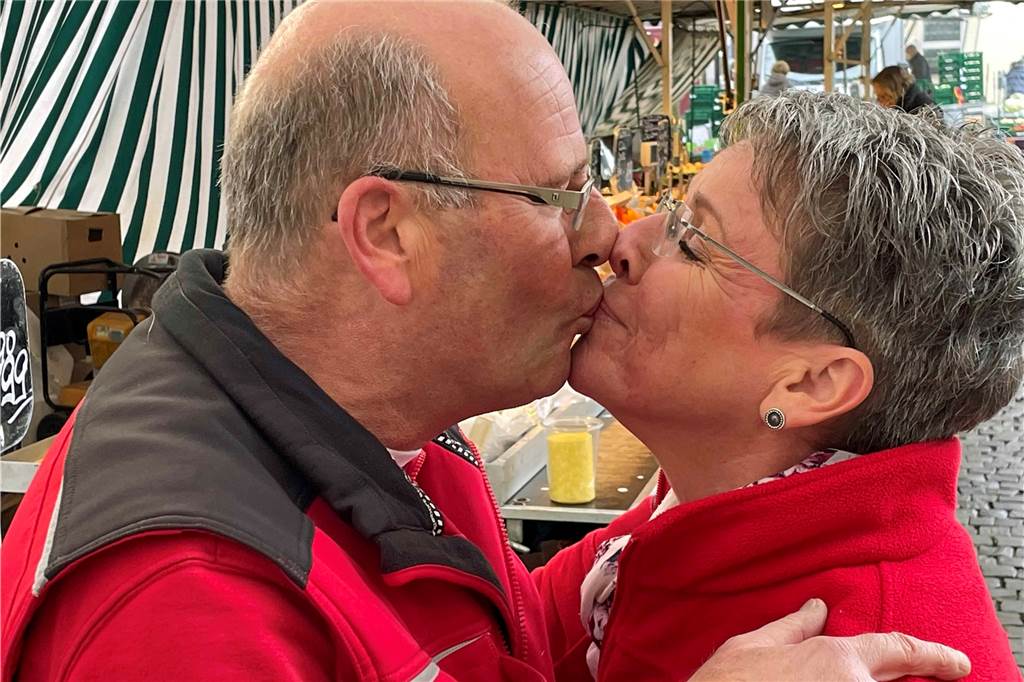 Mit Video: Markthändler Hubracht - vom Choleriker zum Optimisten Die Liebe zu seiner Frau Susanne bezeichnet Michael Hubracht als wichtigsten Grund für seine positive Lebenseinstellung.