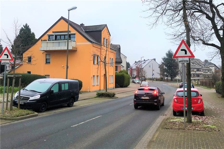 Bockenfelder Straße: Grüne fürchten noch mehr Unfälle nach neuem Beschluss im Kampf gegen Raser Die Linkskurve auf der Bockenfelder Straße kurz vor der Einmündung Lütge Vöhde soll entschäft werden. Darüber wird schon lange kontrovers diskutiert.