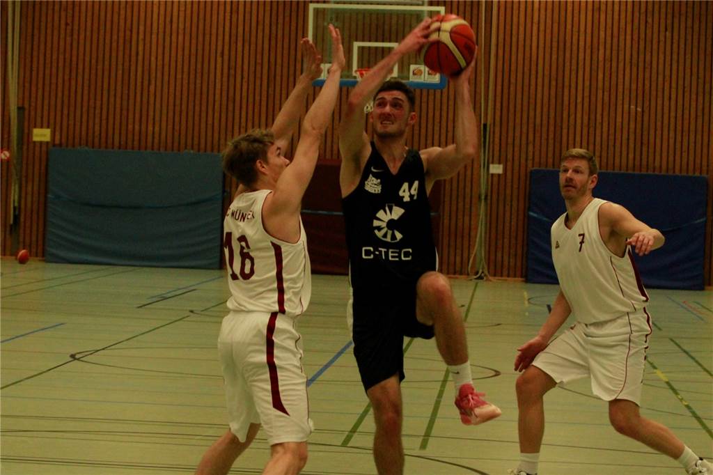 LippeBaskets schaffen die große Überraschung und deklassieren den Tabellenführer Die LippeBaskets um Janne Bromisch zeigten ein herausragendes Spiel.