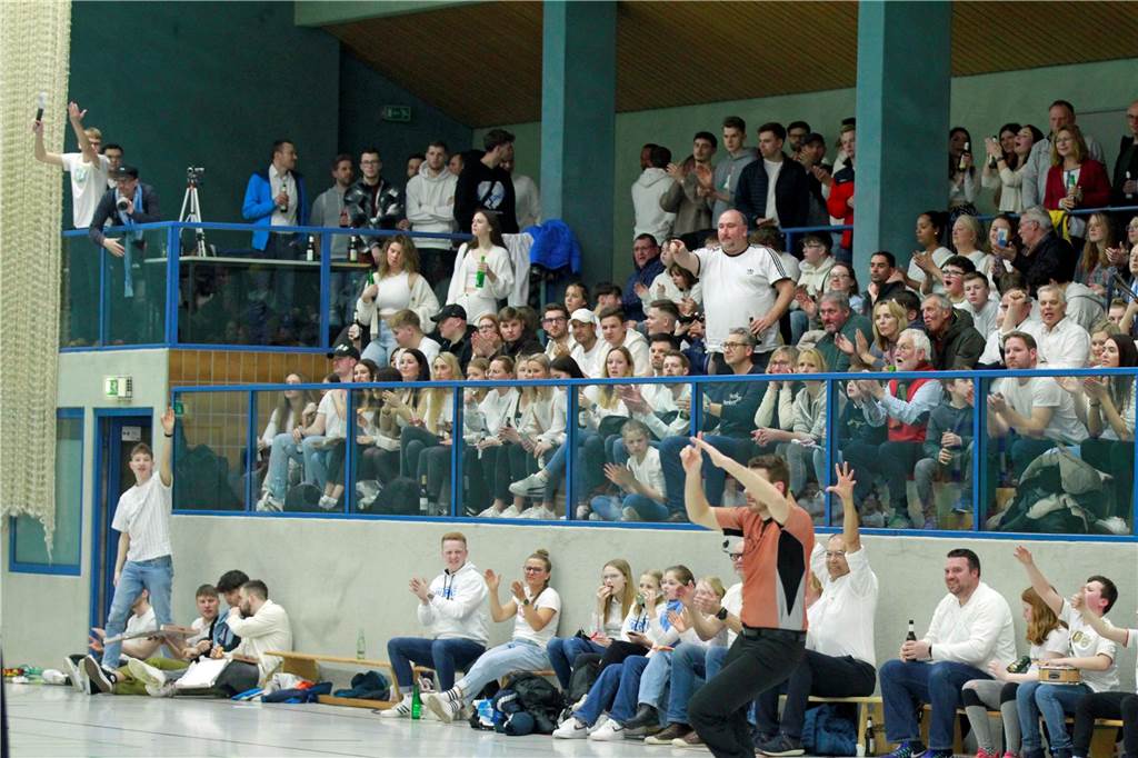 Die LippeBaskets Werne haben ihr Heimspiel gegen die Accent Baskets Salzkotten gewonnen. In der Ballspielhalle waren am Samstagabend rund 300 Zuschauer.