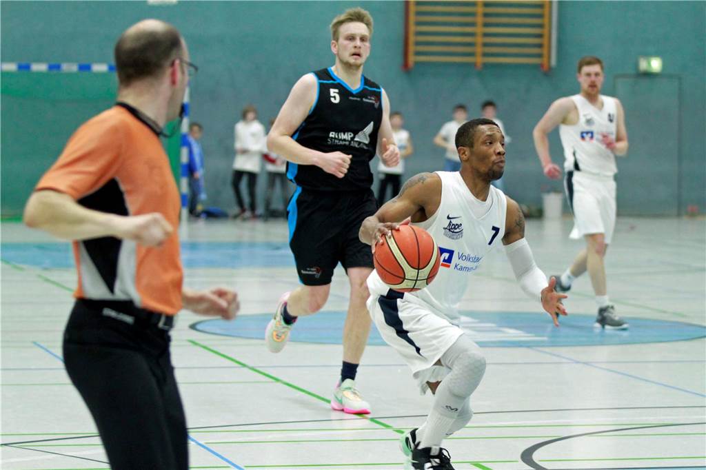 Die LippeBaskets Werne haben ihr Heimspiel gegen die Accent Baskets Salzkotten gewonnen. In der Ballspielhalle waren am Samstagabend rund 300 Zuschauer.