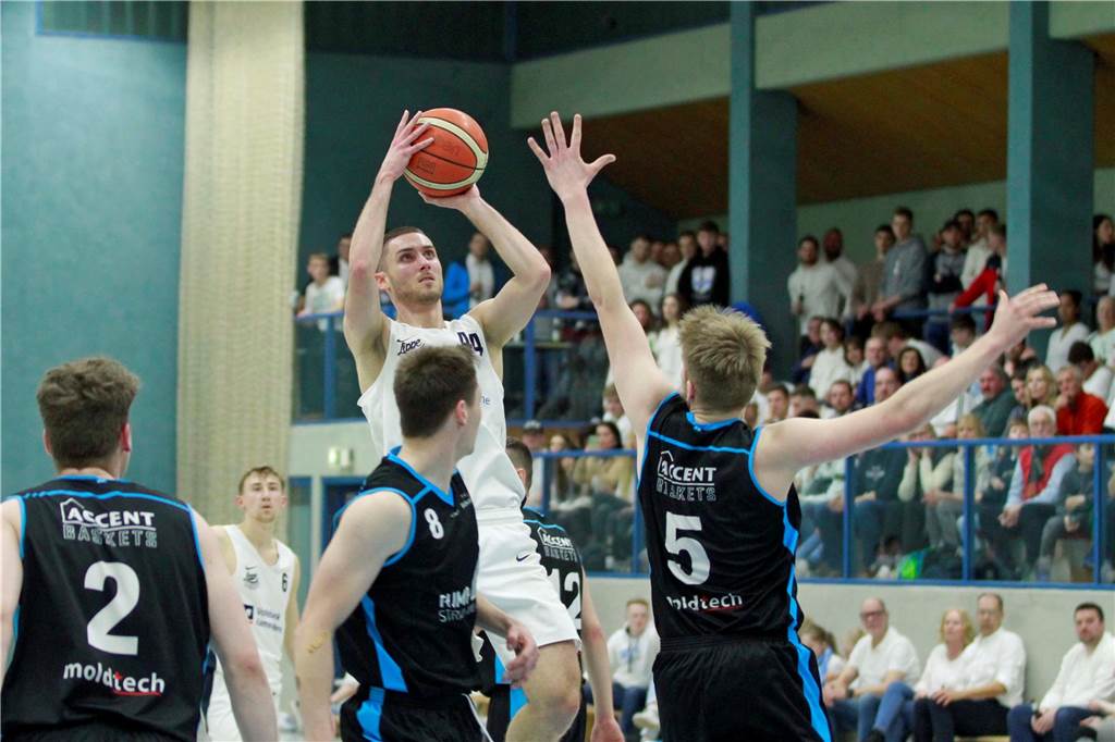 Die LippeBaskets Werne haben ihr Heimspiel gegen die Accent Baskets Salzkotten gewonnen. In der Ballspielhalle waren am Samstagabend rund 300 Zuschauer.