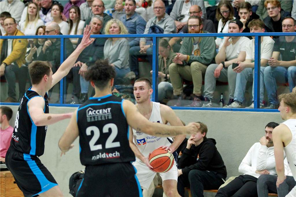 Die LippeBaskets Werne haben ihr Heimspiel gegen die Accent Baskets Salzkotten gewonnen. In der Ballspielhalle waren am Samstagabend rund 300 Zuschauer.