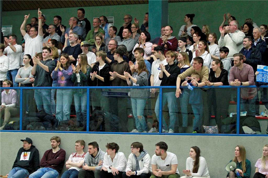 Die LippeBaskets Werne haben ihr Heimspiel gegen die Accent Baskets Salzkotten gewonnen. In der Ballspielhalle waren am Samstagabend rund 300 Zuschauer.