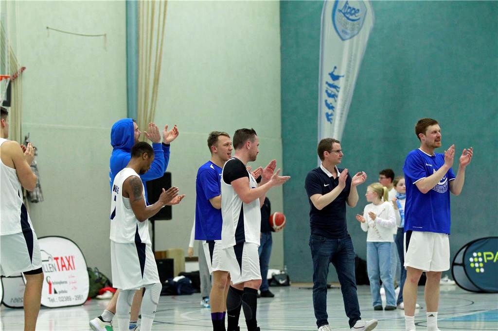 Die LippeBaskets Werne haben ihr Heimspiel gegen die Accent Baskets Salzkotten gewonnen. In der Ballspielhalle waren am Samstagabend rund 300 Zuschauer.