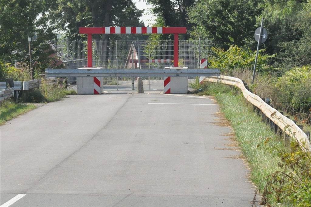 Neubau der Lippebrücke Vinnum: Baubeginn ungewiss - aber Bauzeit kürzer Die Lippebrücke Ahsen ist derzeit komplett gesperrt.