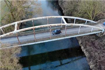 Die Lippebrücke bei Vinnum wird durch eine neue Brücke ersetzt. Bauzeit: ein Jahr, also ein halbes Jahr kürzer als geplant.