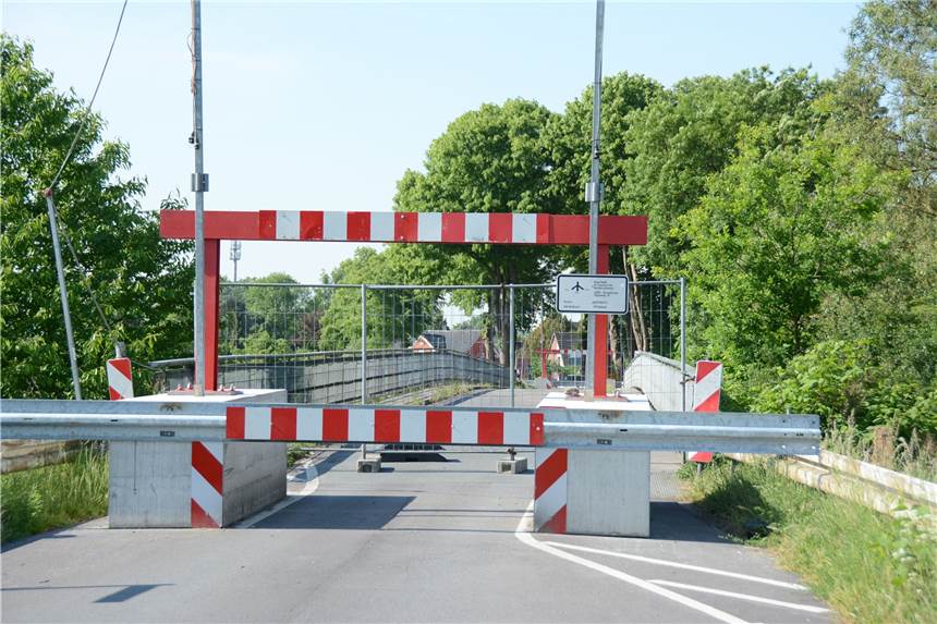 Geht es jetzt schnell? Meldung zur Lippebrücke Ahsen weckt Hoffnungen Die Lippebrücke in Ahsen ist bereits seit April 2018 komplett gesperrt, jetzt haben die Kreise Coesfeld und Recklinghausen „gute Nachrichrichten“.