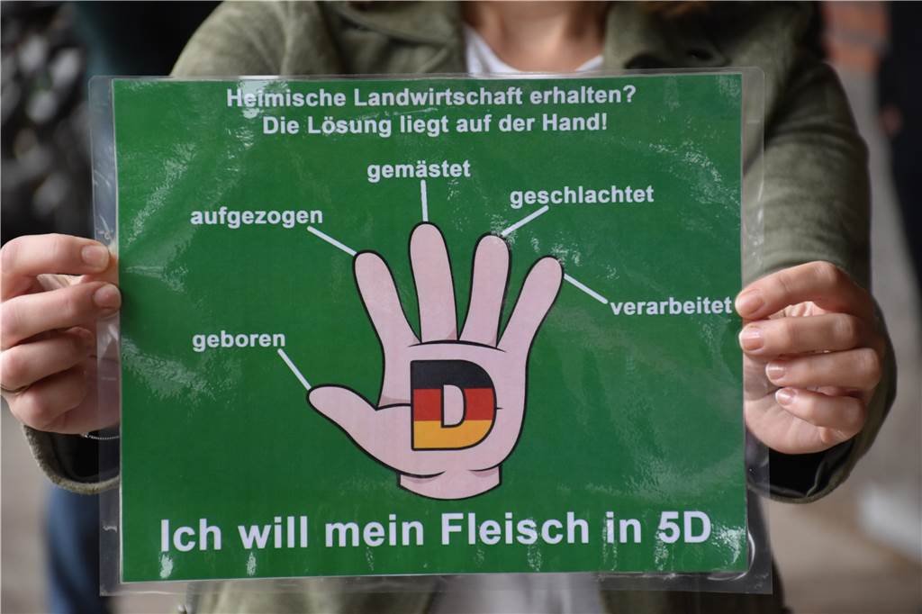 Dorstener Schweinehalter in Not: 5D-Strategie soll Betriebe retten "Die Lösung liegt auf der Hand und heißt fünfmal D", sagen Lembecker Landwirte. Das bedeutet, der Handel soll Fleisch von Tieren anbieten, die in Deutschland geboren, aufgezogen, gemästet, geschlachtet und verarbeitet wurden.
