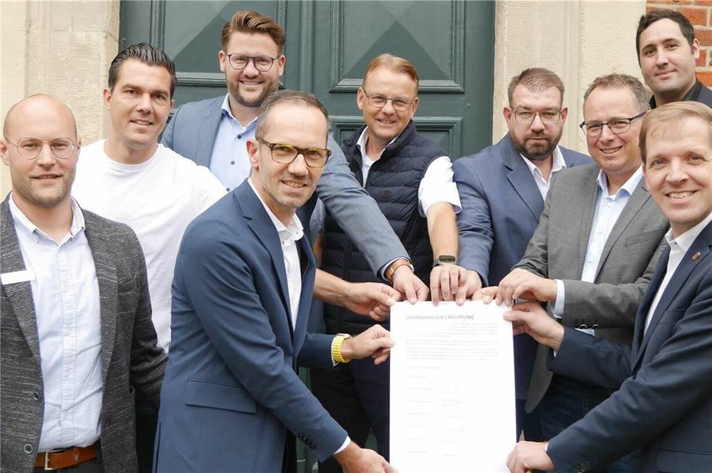 Notfallpraxis-Schließung: Tausende unterstützen Petition Die Lüdinghauser Erklärung unterzeichneten neben Bürgermeister Ansgar Mertens und Landrat Christian Schulze Pellengahr auch Vertreter aus Selm, Olfen und Nordkirchen.