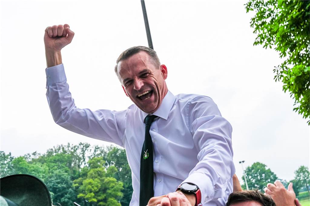 Die Lüntener Schützenbrüder haben mit Detlef Hoffschlag einen neuen König.