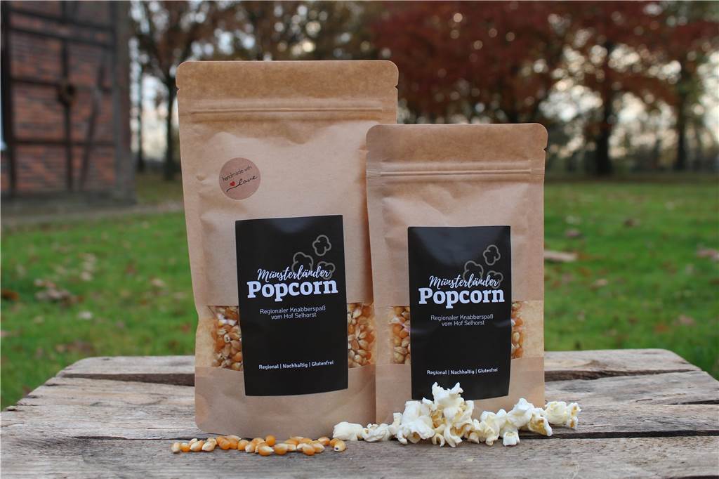 Die Maiskörner für das Popcorn aus Herbern gibt es in Hofläden und im Online-Shop der Familie Selhorst zu kaufen. Und das Popcorn eben auch im Kino in Werne.