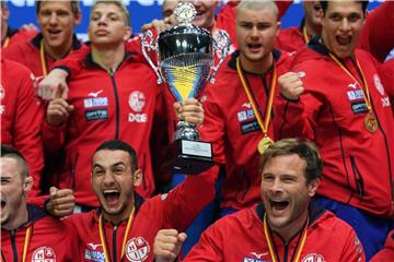 Die Mannschaft des Hamburger JT freut sich über den Meistertitel. Foto: Hendrik Schmidt