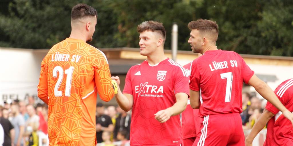 Lüner SV muss trotz Wechselwunsch in Westfalenliga 1 starten – Spielplan steht fest Die Mannschaft des Lüner SV um (v.l.) Azmir Alisic, Enis Delija und Anjo Wilmanns tritt erneut in der Westfalenliga 1 an.