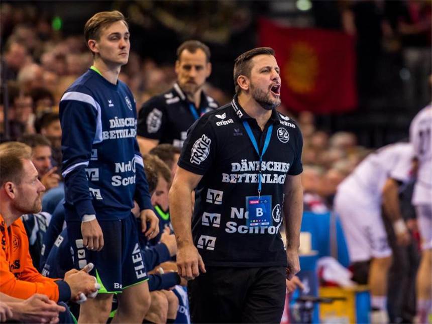 Harte Prüfung für Flensburg-Handewitt im Jubiläumsspiel Die Mannschaft von Trainer Ljubomir Vranjes (r) wird in Skopje eine Topleistung abliefern müssen. Foto: Benjamin Nolte