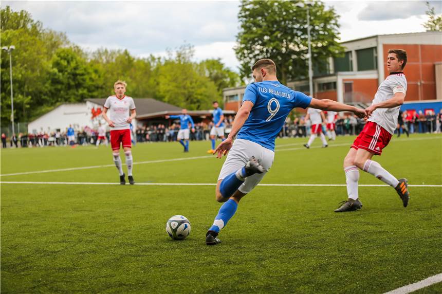 Die Staffeleinteilung der Kreisligen A und B sind da - und einem Team droht das Aus Die Mannschaft von TuS Neuasseln (blau) spielt in der kommenden Saison in der Kreisliga A2.