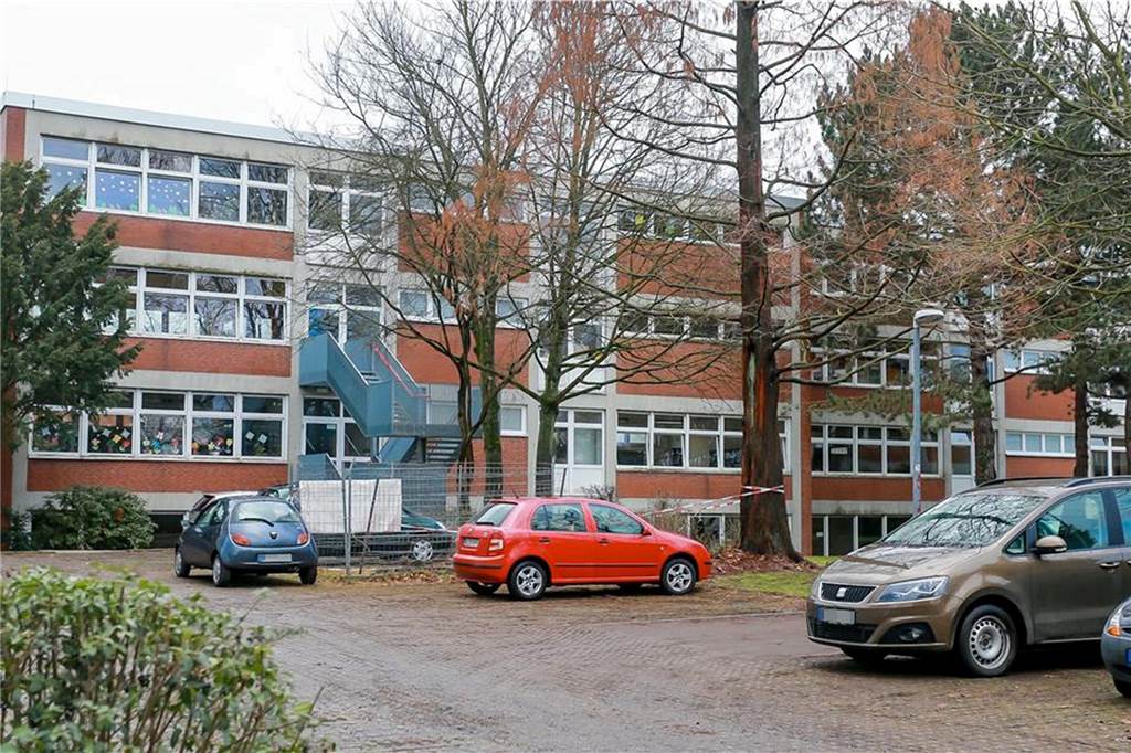 Mordversuch aus Angst vor Eltern-Gespräch – So viele Dortmunder Lehrer wurden 2019 zu Gewalt-Opfern Die Martin-Luther-King-Gesamtschule in Dorstfeld.