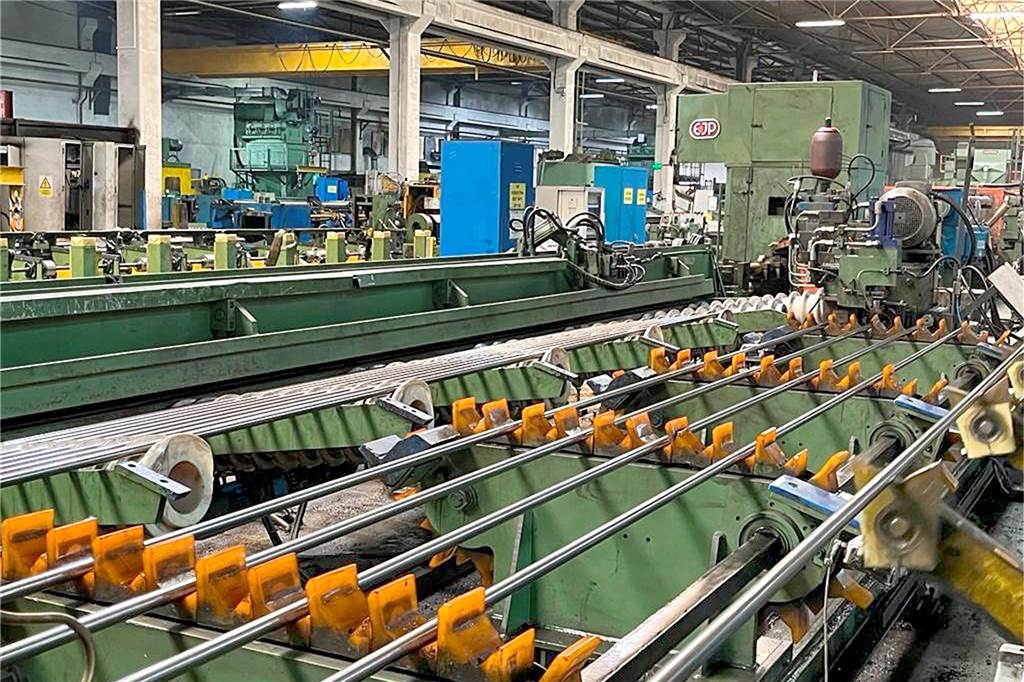 Pächter für Hoesch-Ziehwerk gefunden: Mittelfristig 50 Arbeitsplätze Die Maschinen zur Bearbeitung der Stangen nimmt Akcelik Blankstahl von Kerpen mit in die Ruhrstadt. Weitere Anlagen werden bestellt.