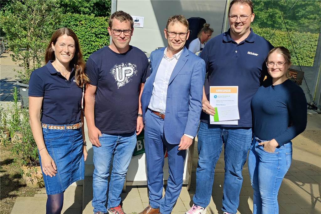 Siegerehrung Stadtradeln: 30.000 Kilometer mehr als im Vorjahr geradelt Die Maschinenwerke Böcker siegten in der Kategorie Firmen absolut mit 9355 km.
