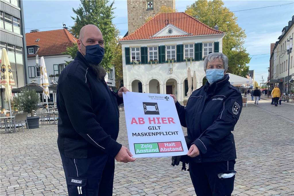 Dorstens Bürgermeister vergleicht Corona-Maßnahmen mit Schweizer Käse Maskenpflicht in der Fußgängerzone von Dorsten