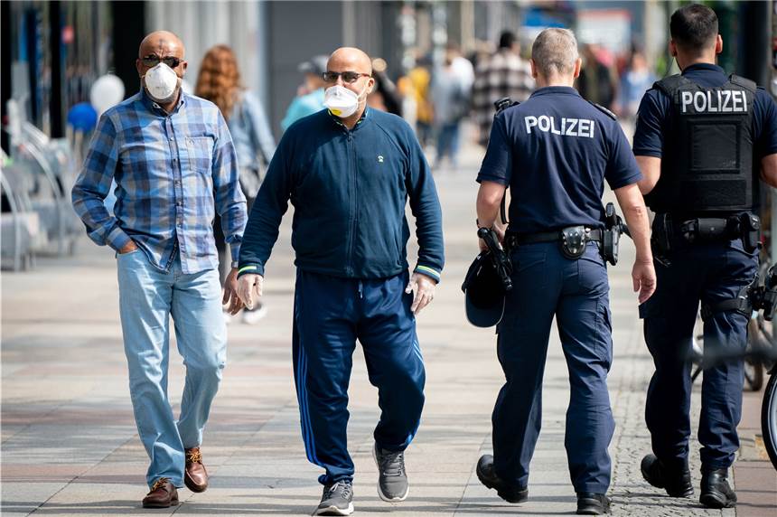 Maskenpflicht in NRW bleibt weiterhin bestehen Die Maskenpflicht in NRW wird verlängert.