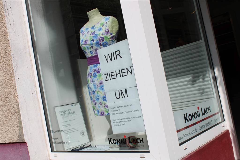 Schneiderin Konni Lach zieht mit Atelier von Hombruch nach Holzwickede Schneiderin Konni Lach schließt Atelier in Hombruch
