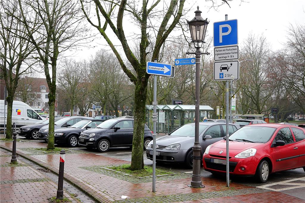 Top drei der Knöllchen-Fallen in Haltern am See Die Maximalparkdauer am Kärtner Platz beträgt drei Stunden: Wer länger stehen bleibt, muss ein Bußgeld zahlen.