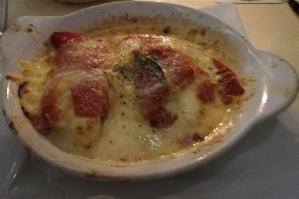 El Greco Lünen: Ein köstlicher Griechenland-Urlaub für zwischendurch Die mit Feta gefüllten und mit Gouda überbackenen roten Paprika von der Tageskarte.