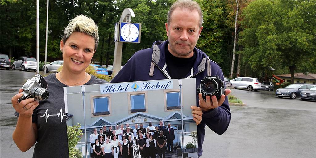 Bunte Vielfalt Haltern: Jenny und Christian Grube suchen Gruppen für ein Fotobuch Die Mitarbeiter des Hotels Seehof waren ihr erstes Motiv: Jennifer und Christian Grube suchen Halterner Gruppen für ein neues Fotobuch.
