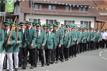 Die Mitglieder der Schützenbruderschaft haben für das Schützenfest vom 17. bis zum 19. August geübt.