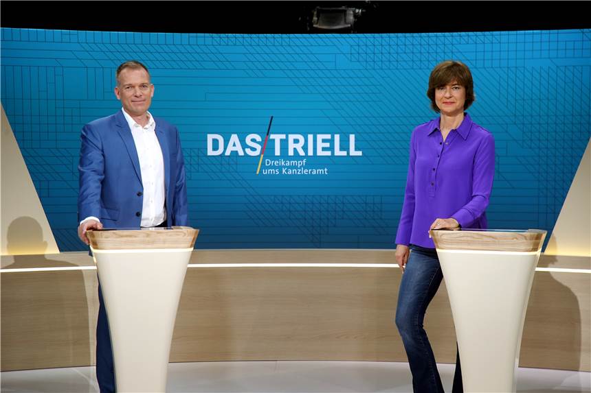 Livestream und Debat-O-Meter: Wie schlagen sich Baerbock, Laschet und Scholz im 2. TV-Triell? Die Moderatoren Oliver Köhr (ARD) und Maybrit Illner (ZDF) führen durch das zweite TV-Triell.
