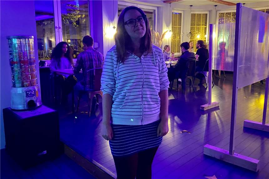 Flirten in Pandemie-Zeiten? Dortmunder entdecken Speed Dating für sich Die Moderatorin Valerie leitete das Event „SpeedDating XXL" am Dienstag (31.8.) in Dortmund.